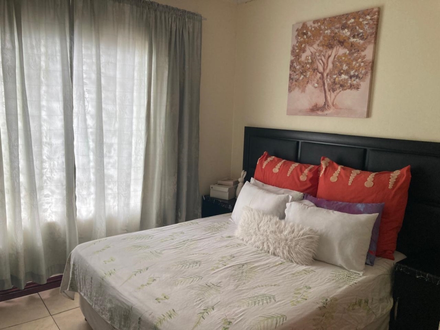 2 Bedroom Property for Sale in Rustenburg Central North West